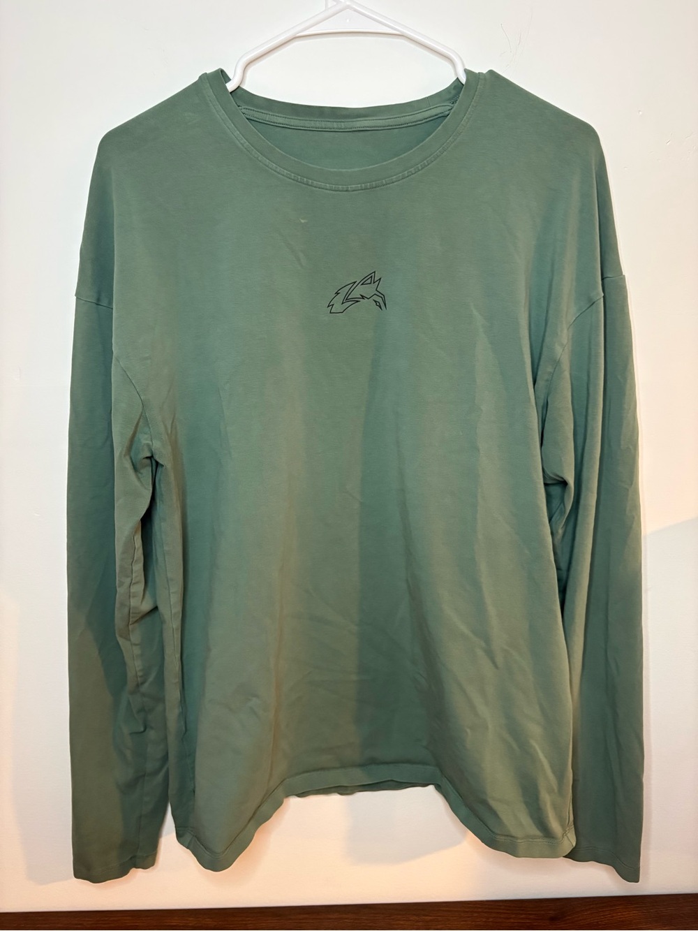 Alphalete | Oversized Long Sleeve Shirt - Wolf Head Green ; Mens L
